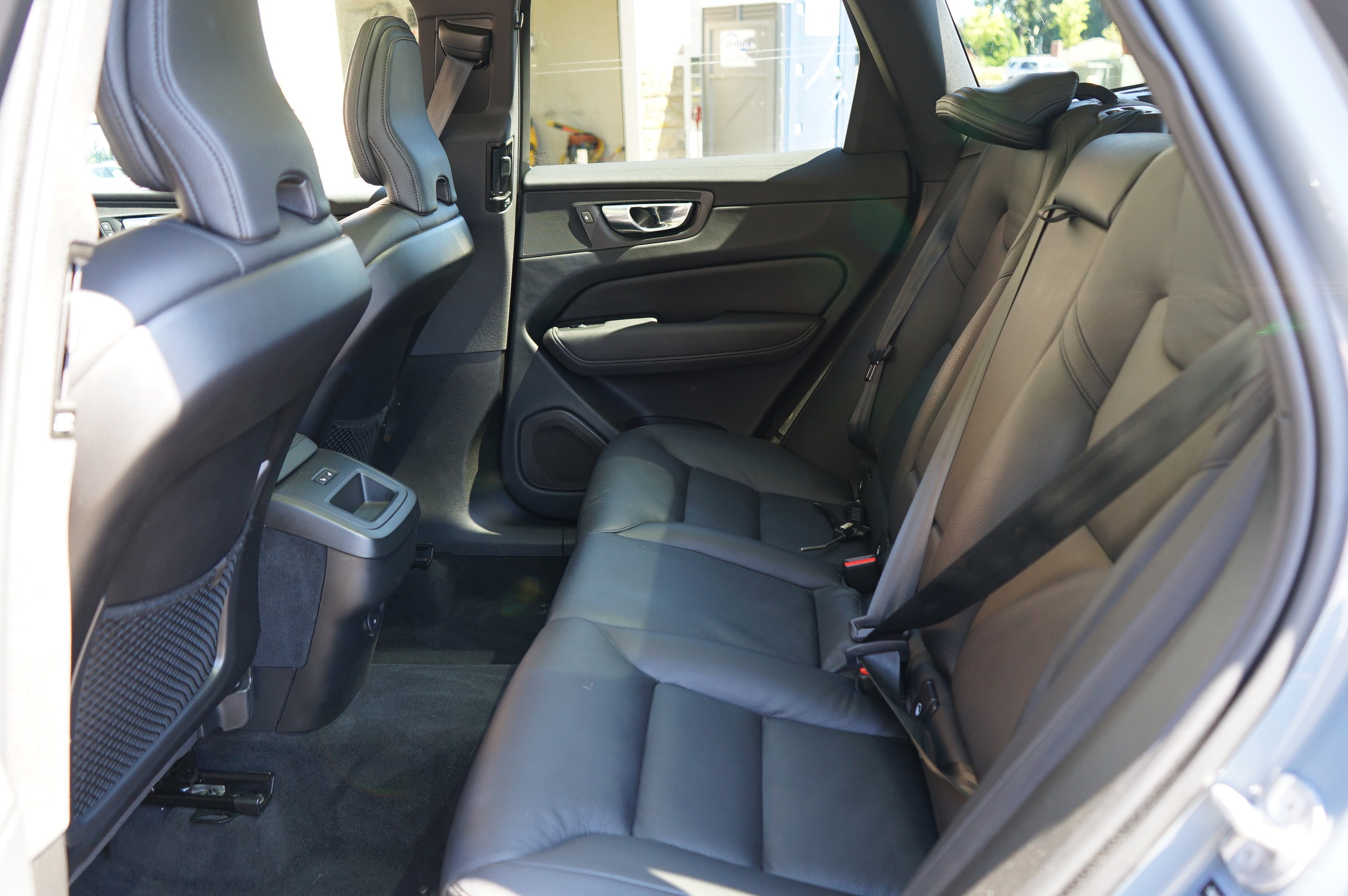 Used 2022 Volvo XC60 B5 Momentum image 19