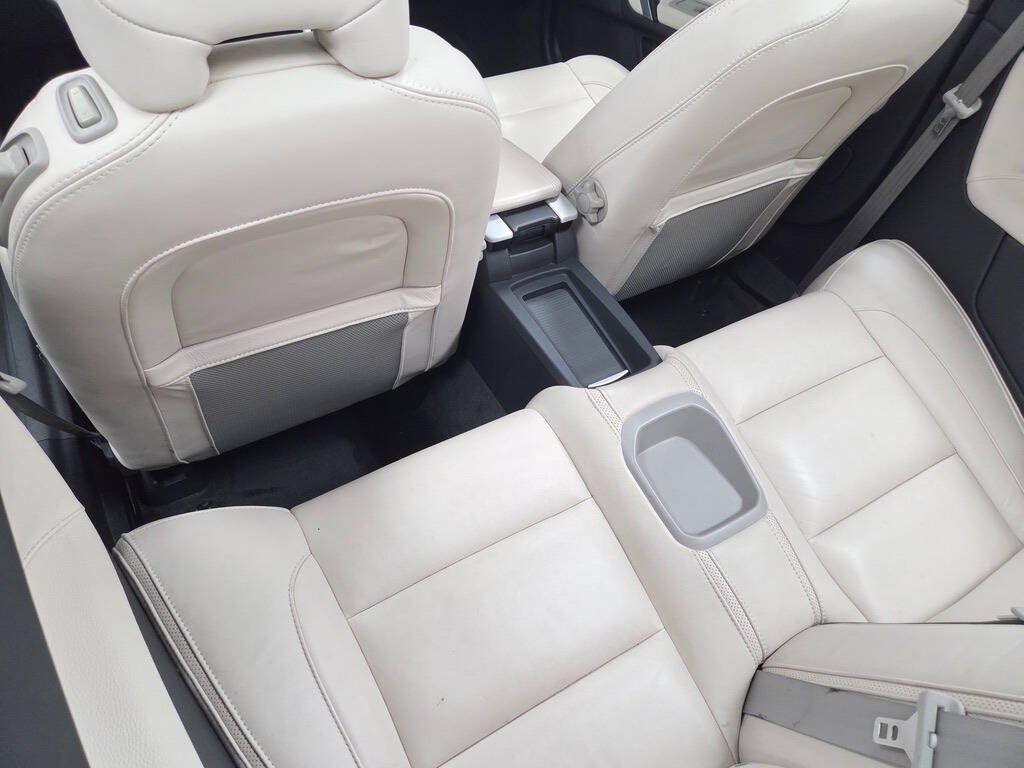 Used 2012 Volvo C70 T5 FWD image 40