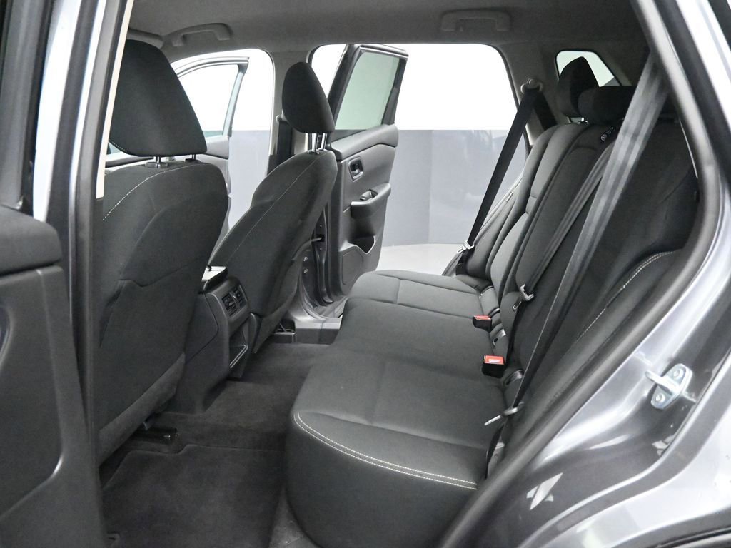 Used 2024 Nissan Rogue S image 25