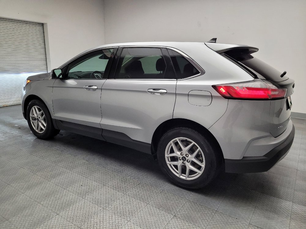Used 2023 Ford Edge SEL image 3