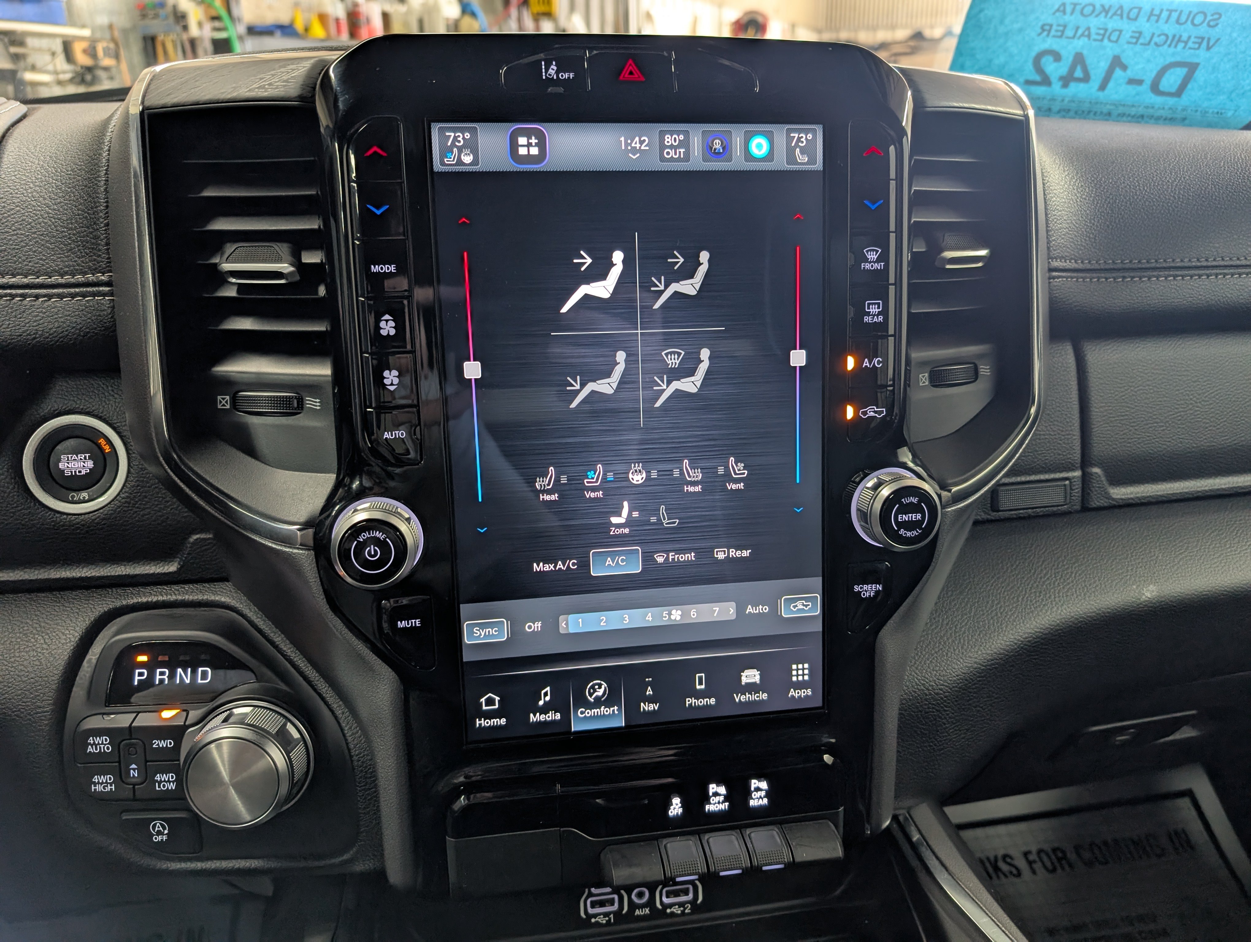 Used 2025 RAM 1500 Laramie AWD/4WD image 15