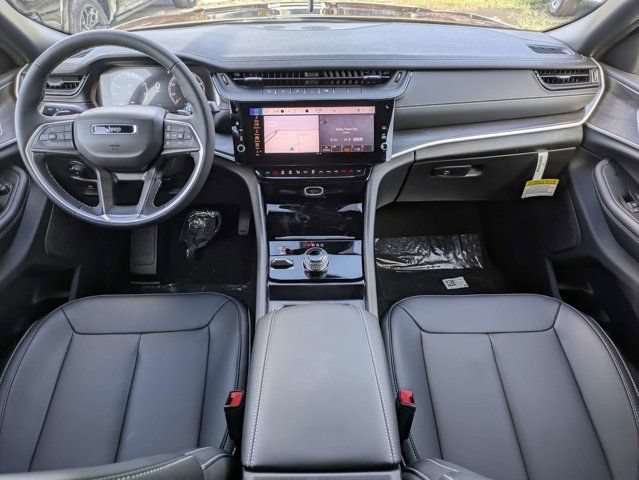 New 2026 Jeep Grand Cherokee Limited AWD/4WD image 16