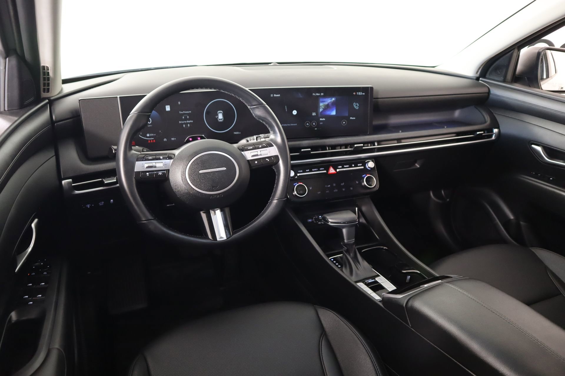 Certified 2025 Hyundai Tucson SEL image 2