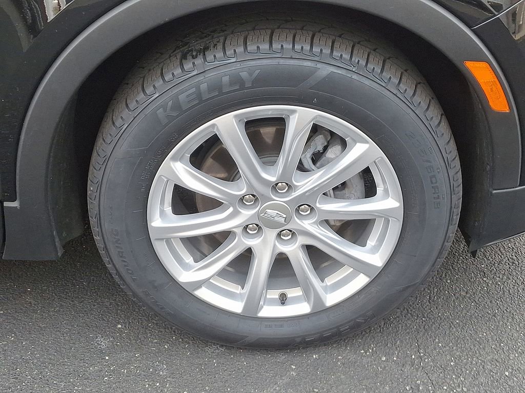 Certified 2022 Cadillac XT4 Luxury w/ Cold Weather Package image 8