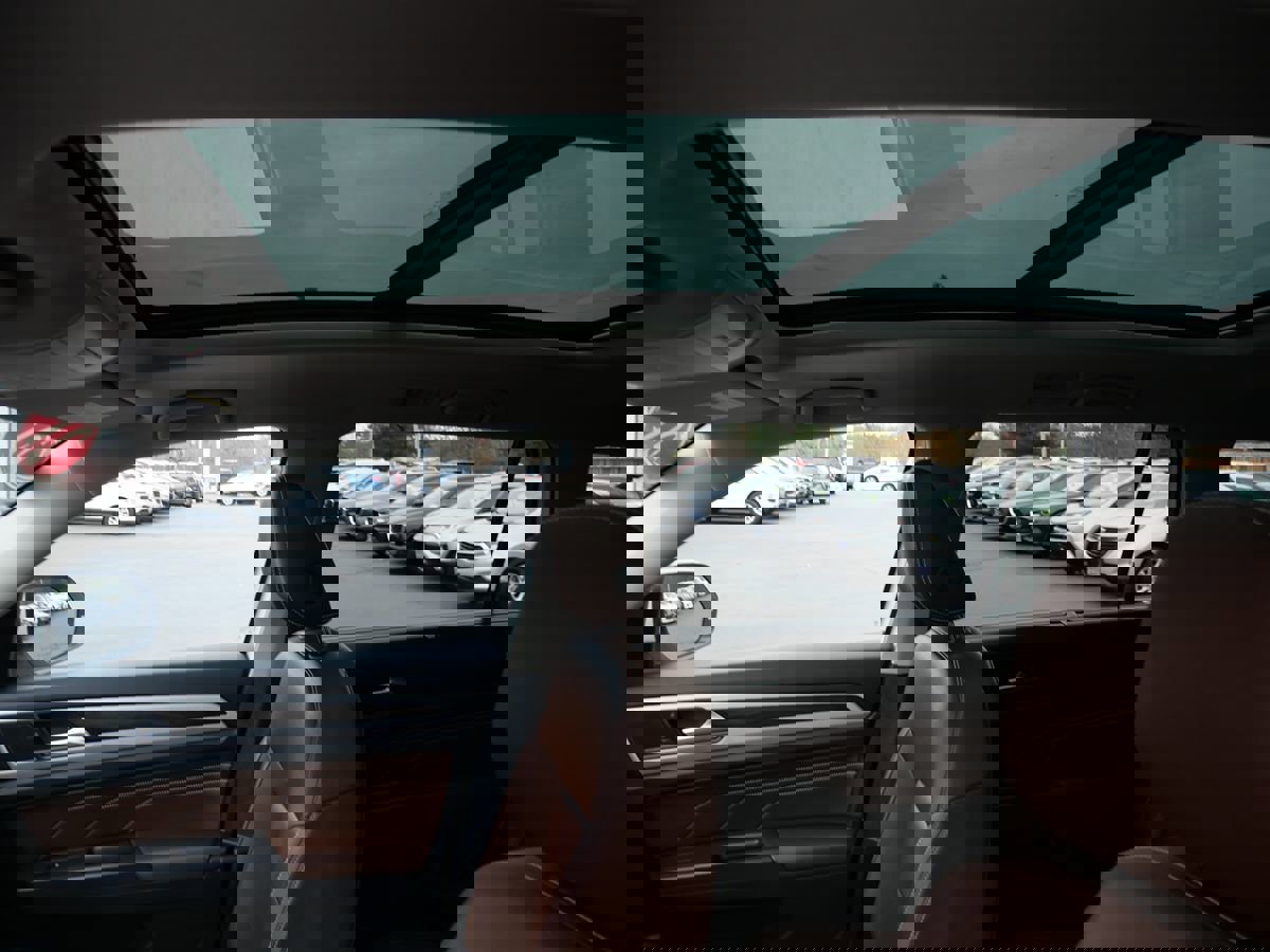 Used 2021 Volkswagen Atlas SE w/ Panoramic Sunroof Package image 11