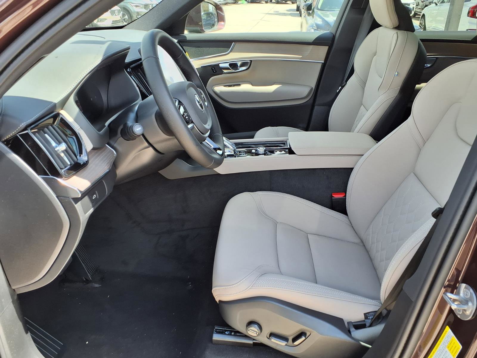 New 2026 Volvo XC90 B5 Core w/ Protection Package Premier image 13