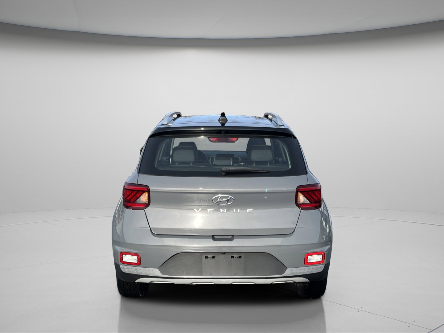 Used 2022 Hyundai Venue Limited FWD image 6