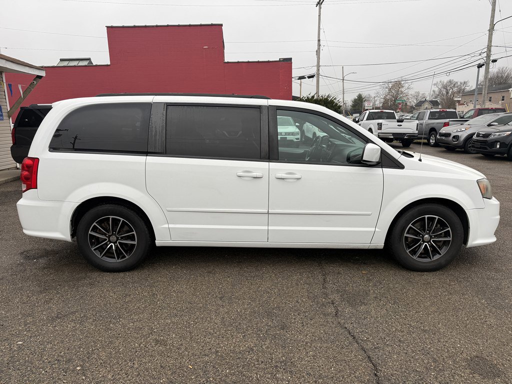 Used 2016 Dodge Grand Caravan R/T image 6
