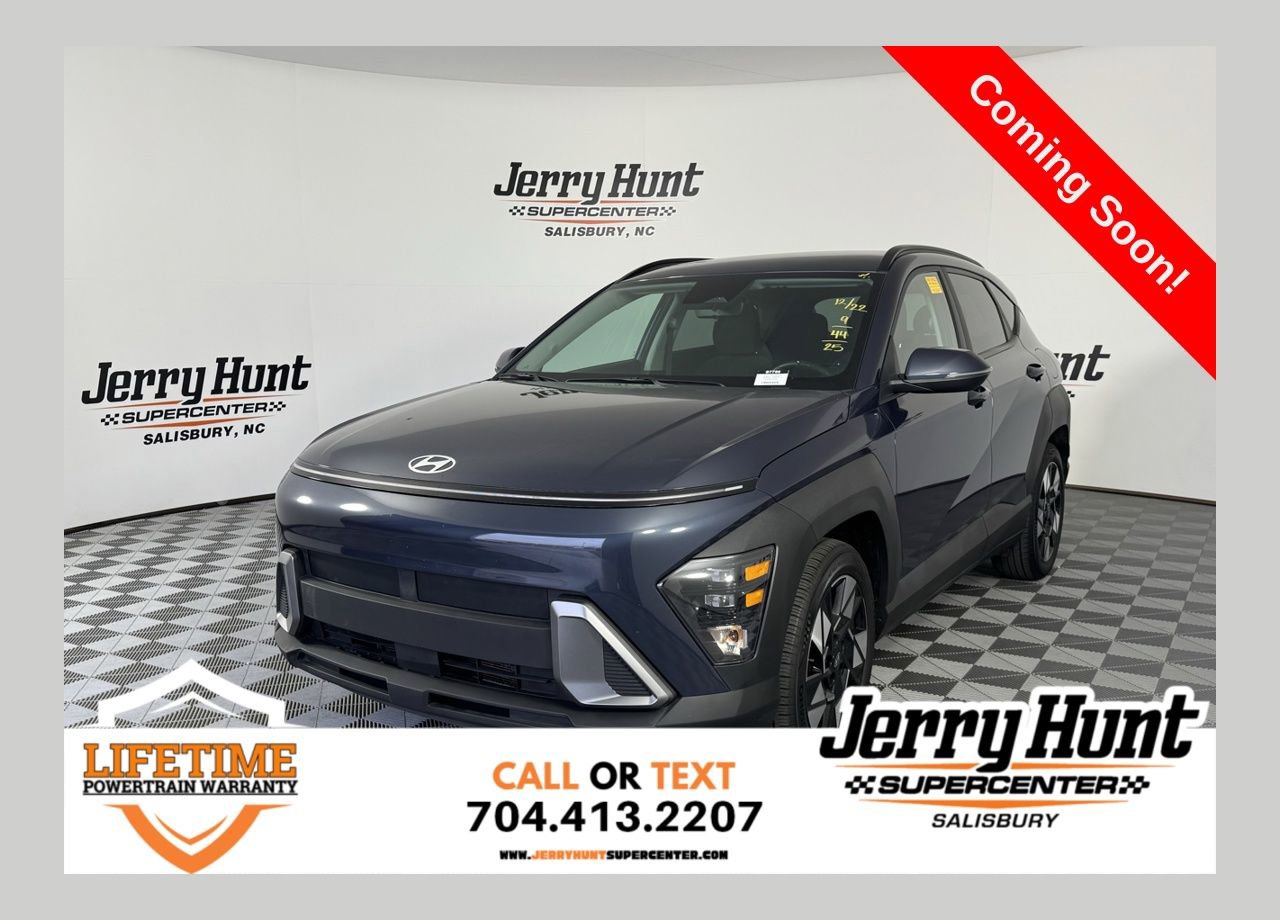 Used 2025 Hyundai Kona SEL image 1
