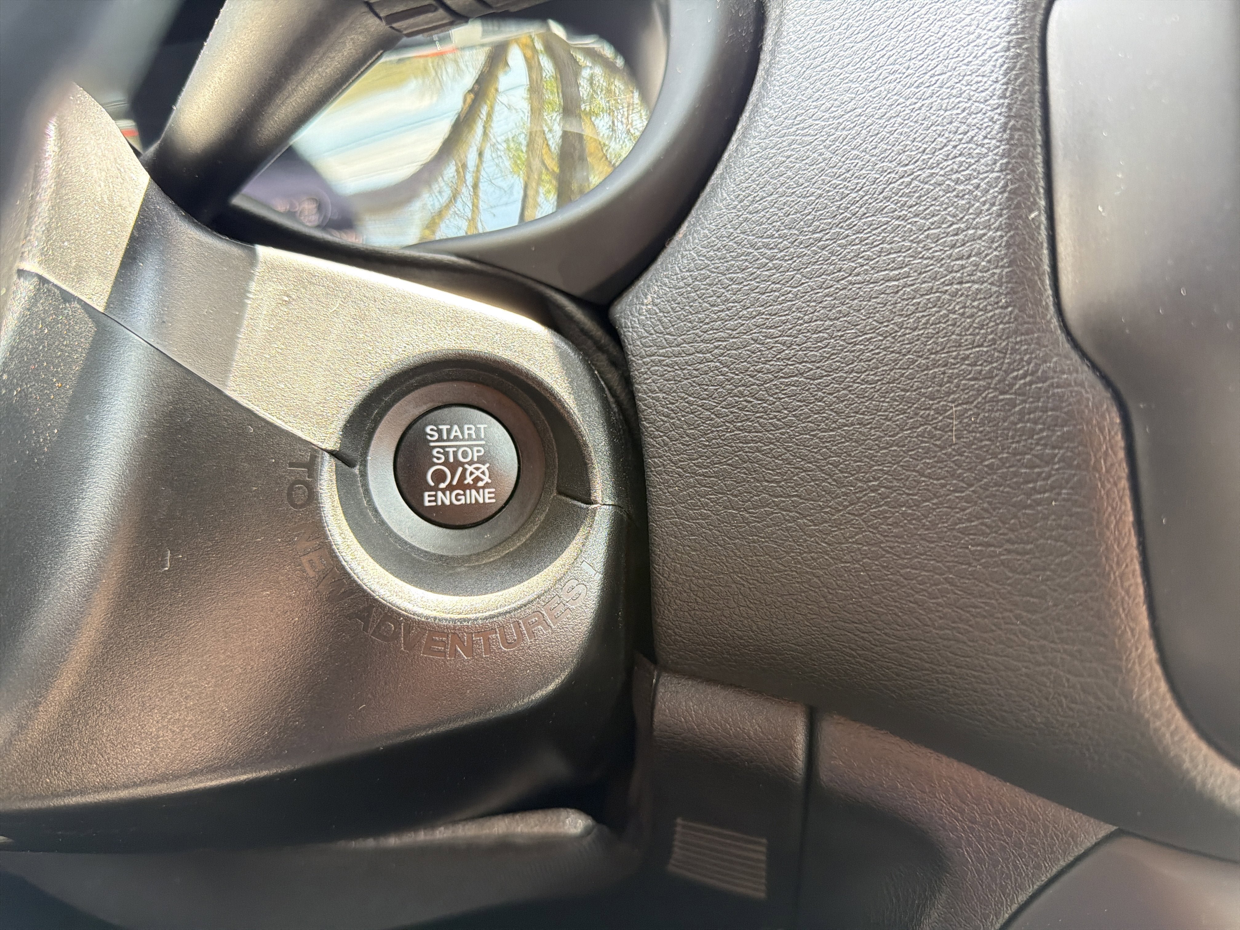 Used 2022 Jeep Renegade Latitude w/ Convenience Group AWD/4WD image 18