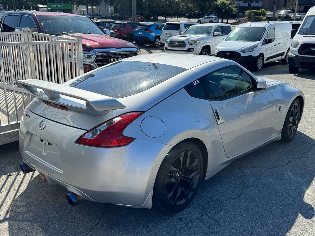 Used 2016 Nissan 370Z Coupe RWD image 3