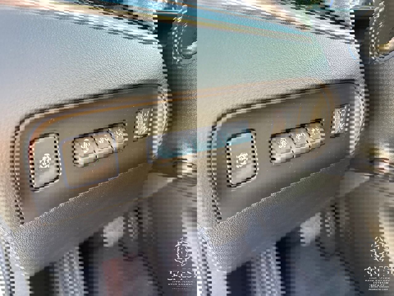 Used 2023 Buick Enclave Avenir image 12