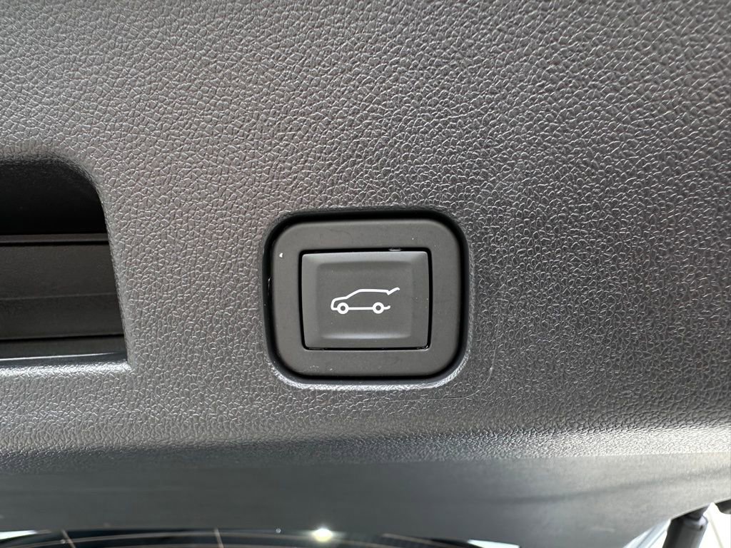 Certified 2026 GMC Acadia Denali Ultimate w/ LPO, Floor Liner Package image 40