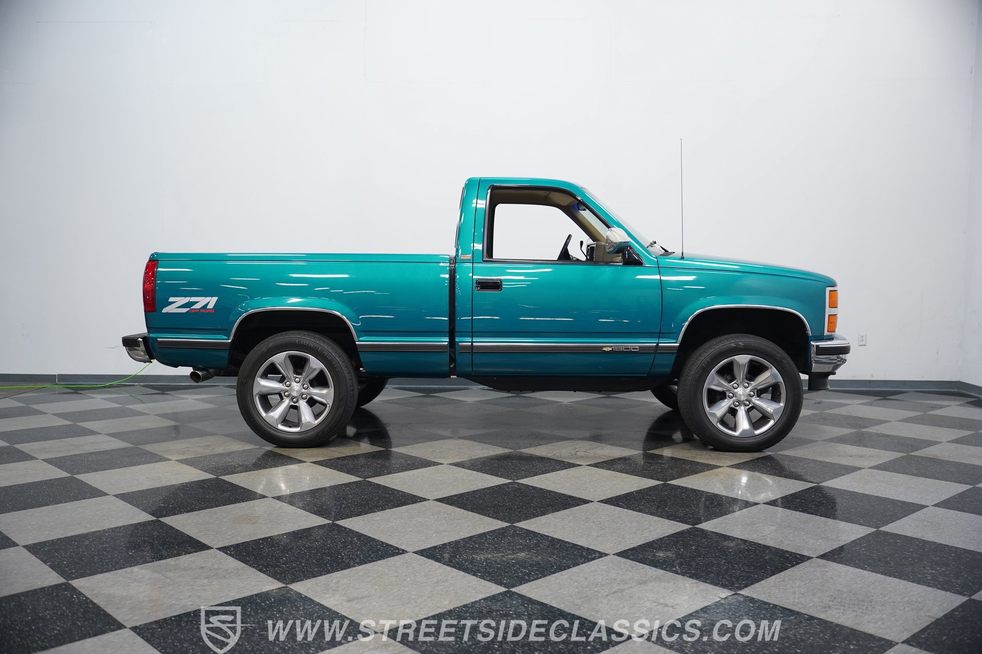Used 1993 Chevrolet Silverado 1500 4x4 Regular Cab image 14