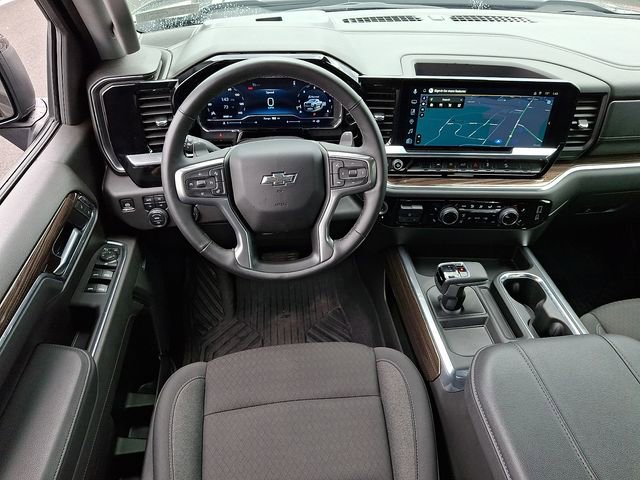 Used 2025 Chevrolet Silverado 1500 LT Trail Boss w/ Convenience Package II image 2