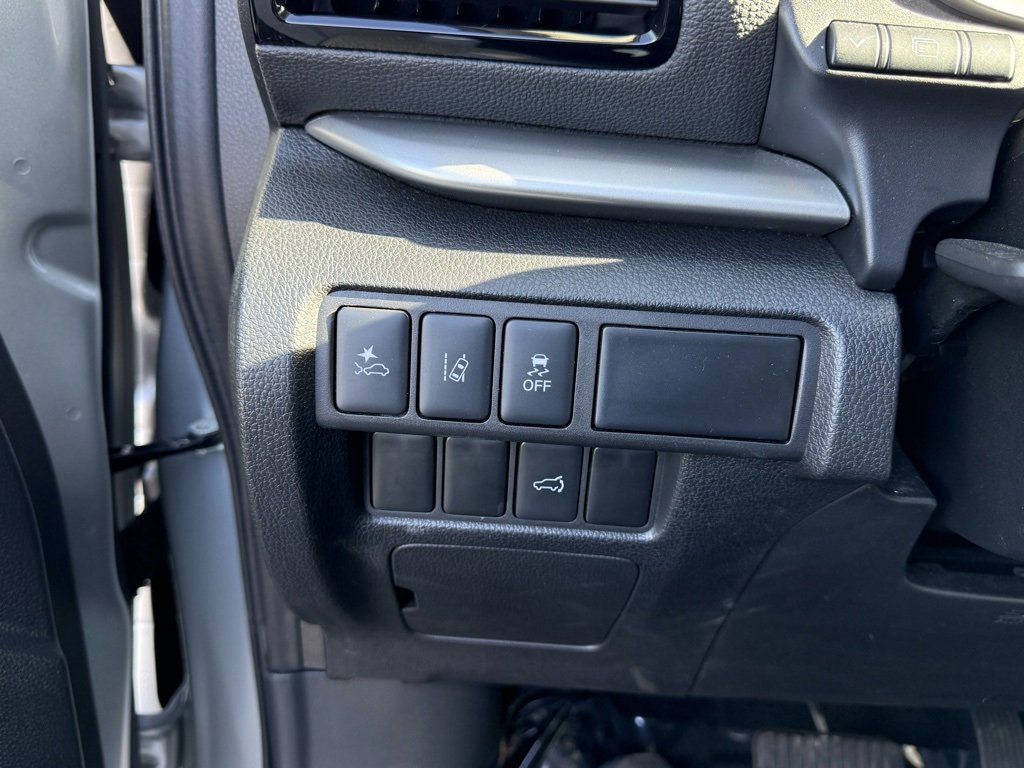 Used 2024 Mitsubishi Eclipse Cross SE image 32