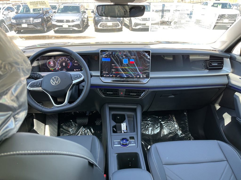 New 2025 Volkswagen Tiguan SE image 21