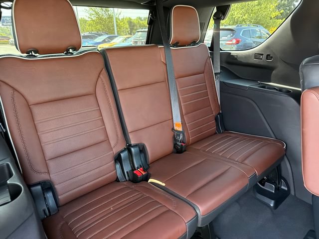 Used 2023 GMC Yukon Denali Ultimate AWD/4WD image 28