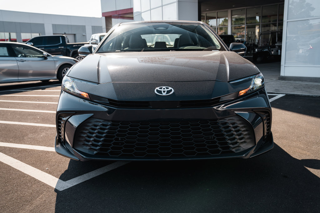 New 2026 Toyota Camry SE w/ Convenience Package FWD image 2