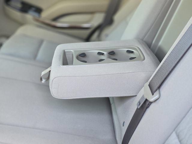 Used 2018 GMC Yukon SLE w/ SLE Value Package RWD image 9