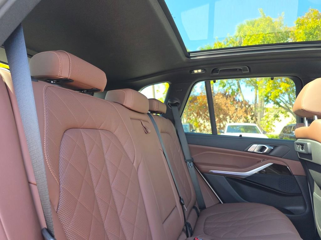 Used 2023 BMW X5 sDrive40i w/ Climate Comfort Package RWD image 14