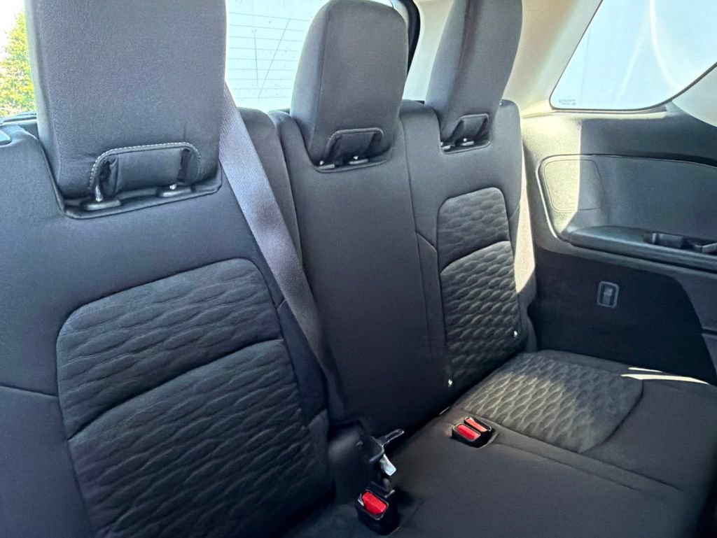 Used 2023 Nissan Pathfinder SV AWD/4WD image 7