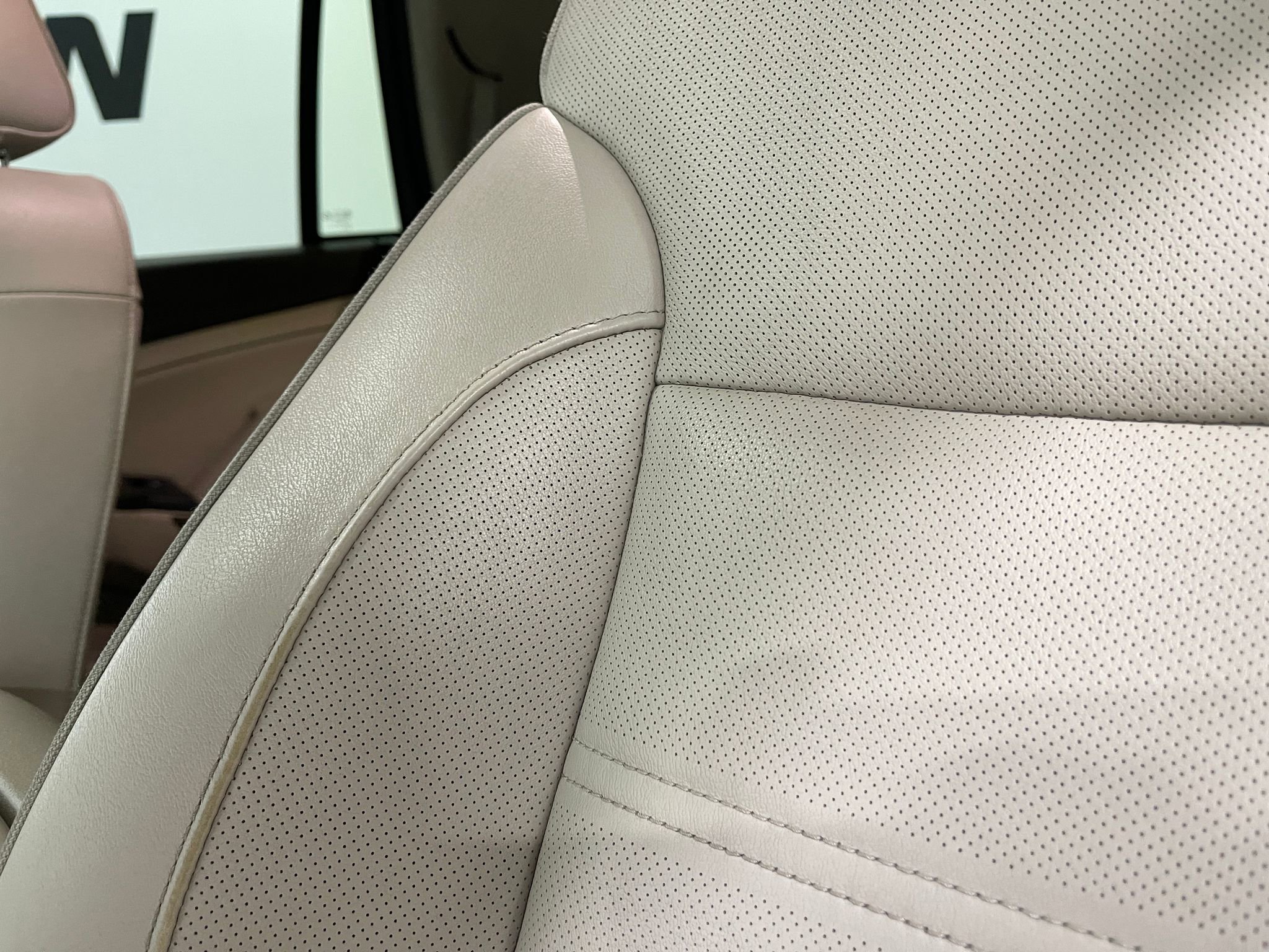 Used 2018 GMC Yukon Denali image 18