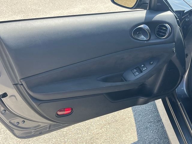 Used 2024 Nissan Z Performance w/ Floor Mat Package RWD image 11