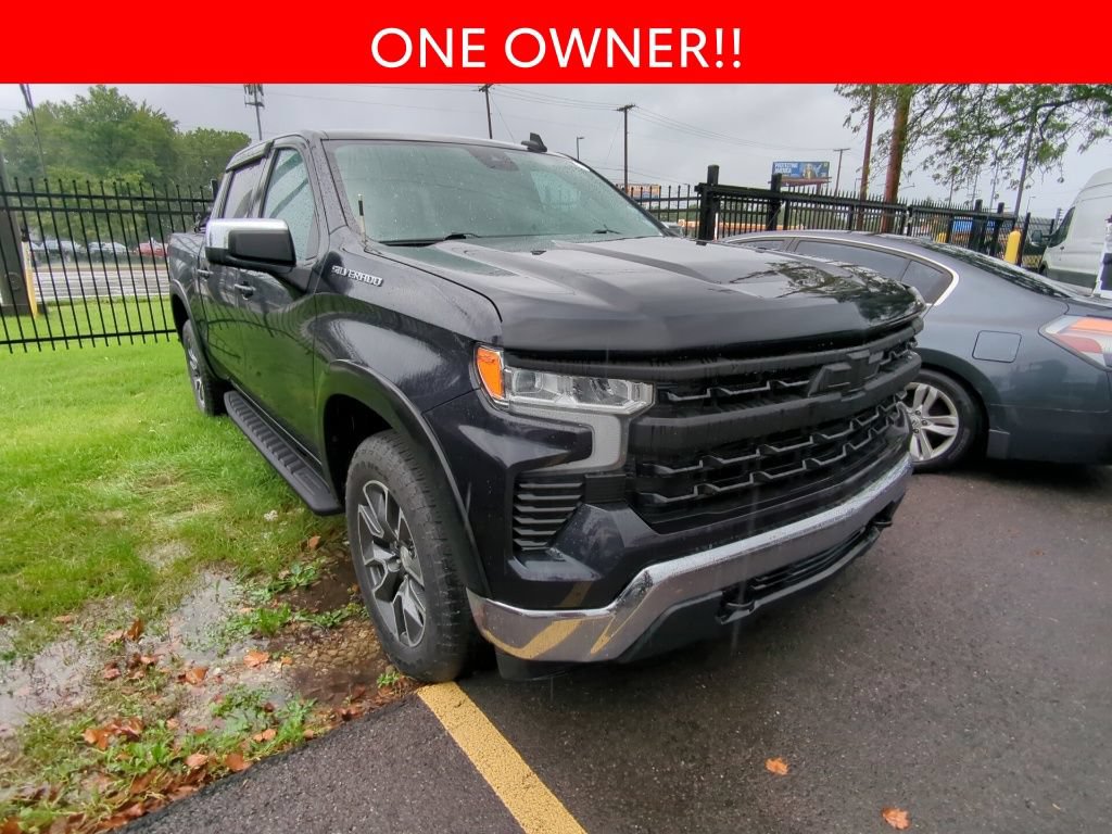 Used 2022 Chevrolet Silverado 1500 LT AWD/4WD image 3