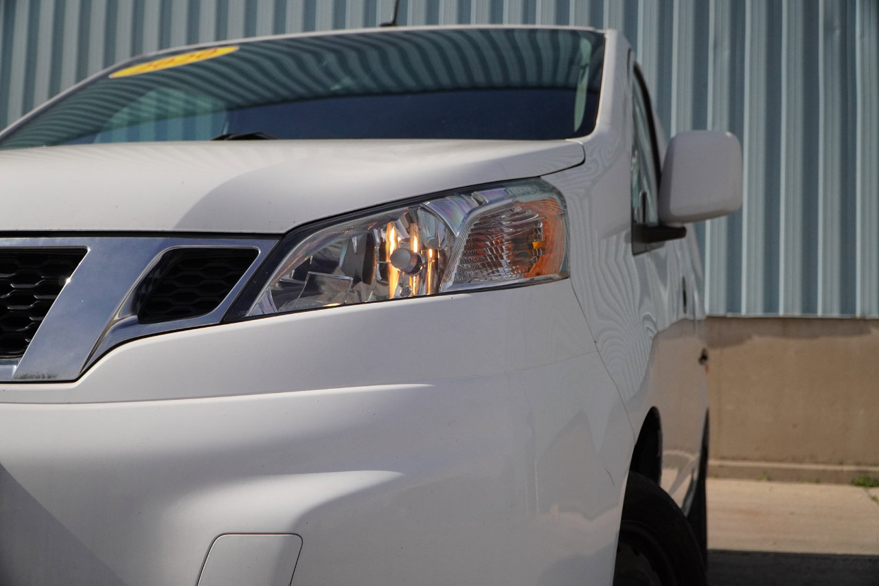 Used 2020 Nissan NV200 SV w/ Sliding Glass Door Package image 2