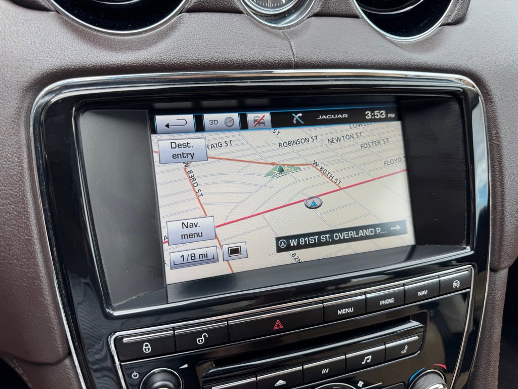 Used 2015 Jaguar XJ AWD image 19