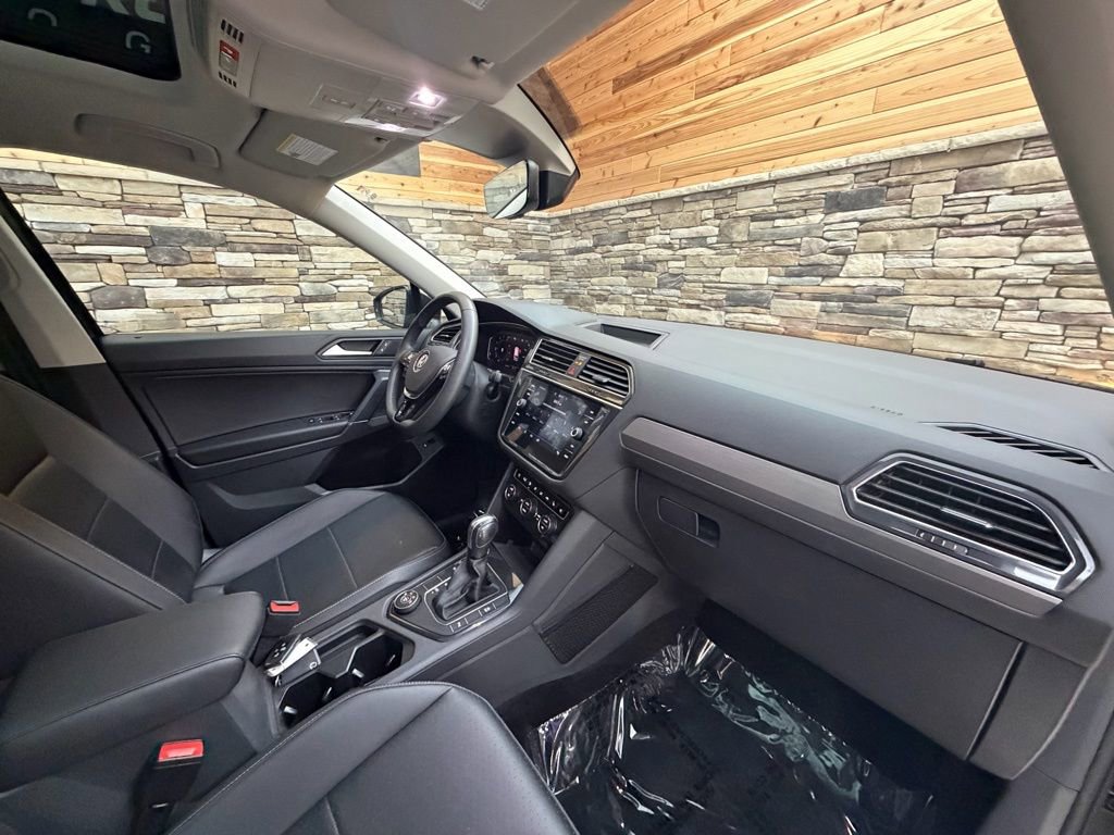Used 2020 Volkswagen Tiguan SEL image 14