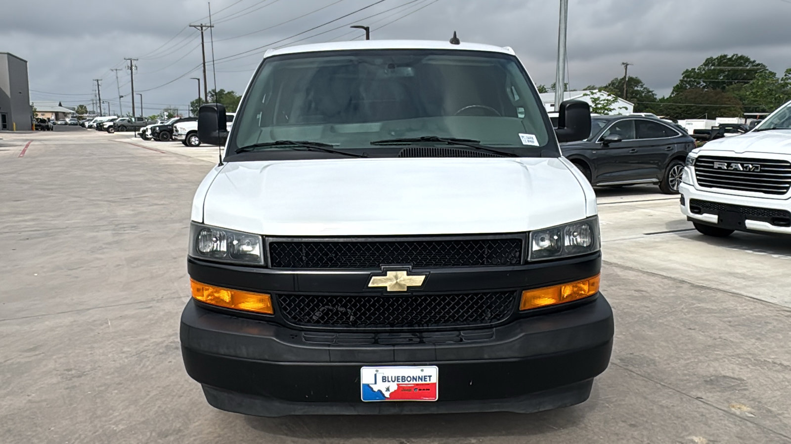 Used 2021 Chevrolet Express 2500 w/ Driver Convenience Package image 2