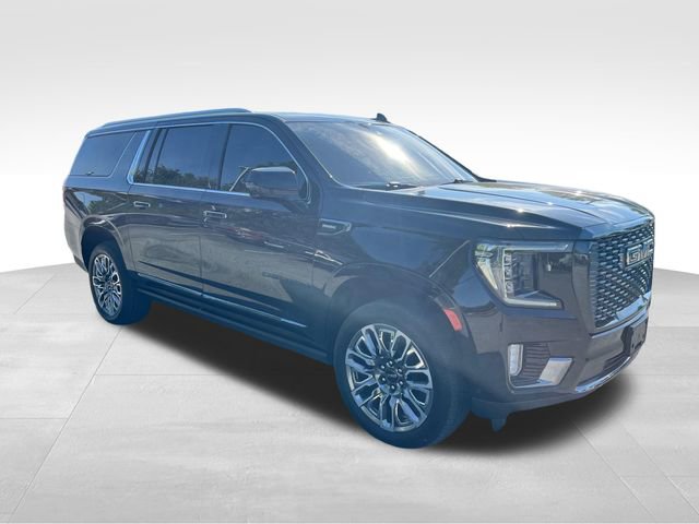Used 2023 GMC Yukon XL Denali Ultimate image 3