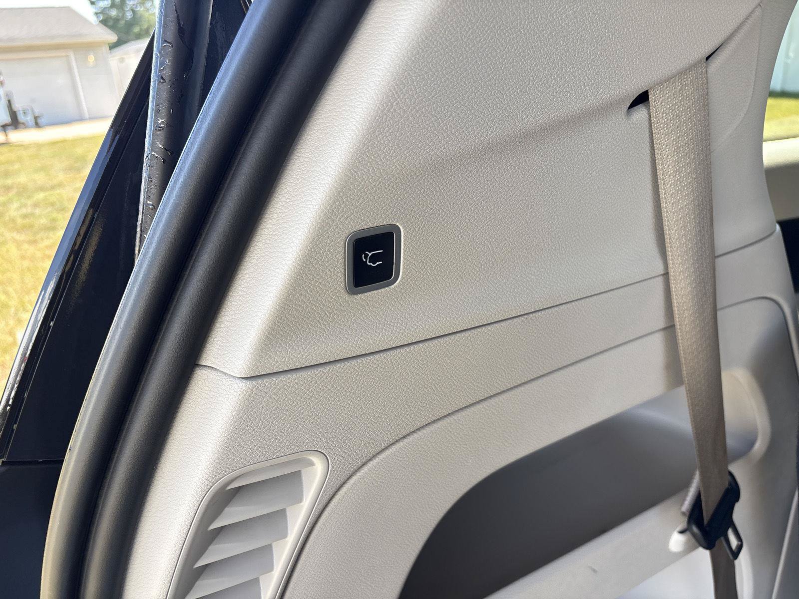 Used 2021 Chrysler Pacifica Touring FWD image 13