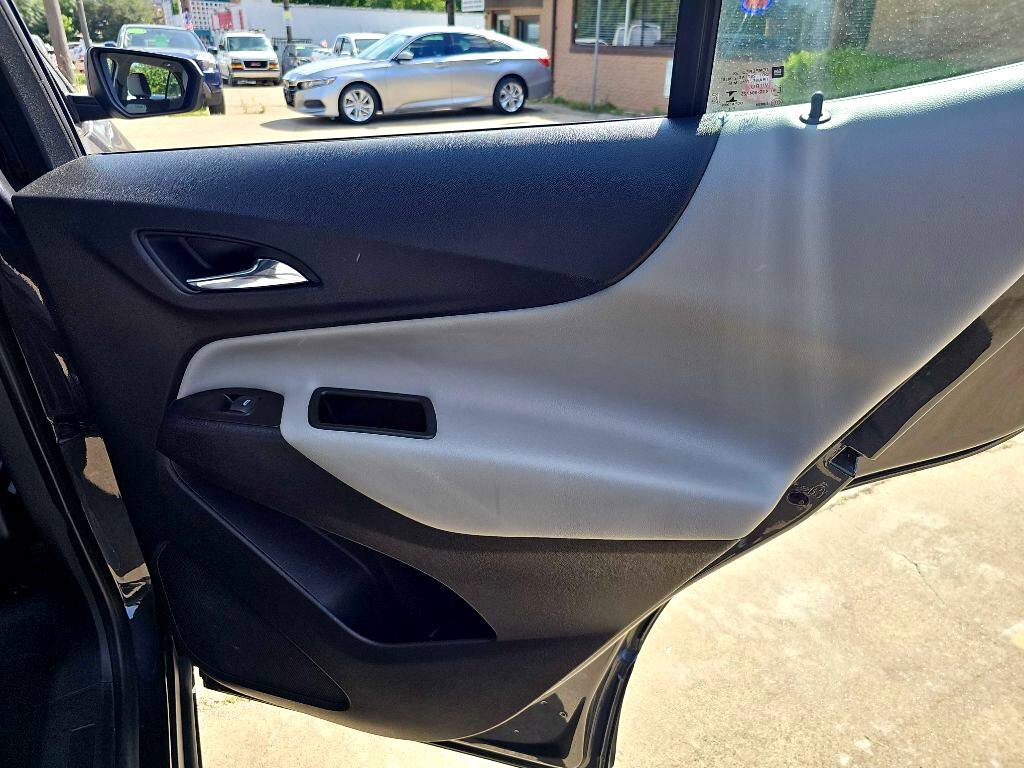 Used 2022 Chevrolet Equinox LS image 15