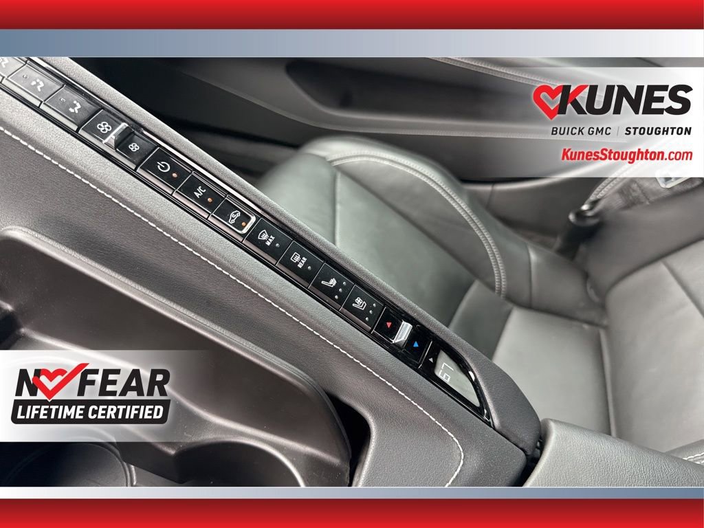 Used 2022 Chevrolet Corvette Stingray Preferred Conv w/ Z51 Performance Package RWD image 41