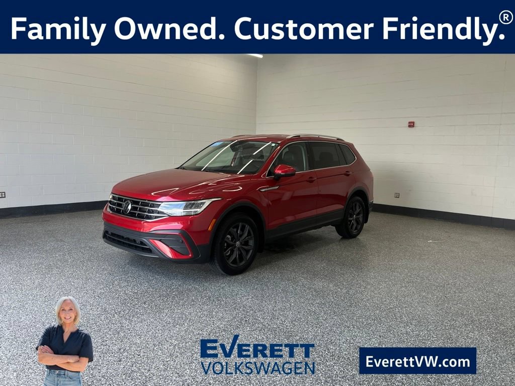 Certified 2024 Volkswagen Tiguan SE AWD/4WD image 1