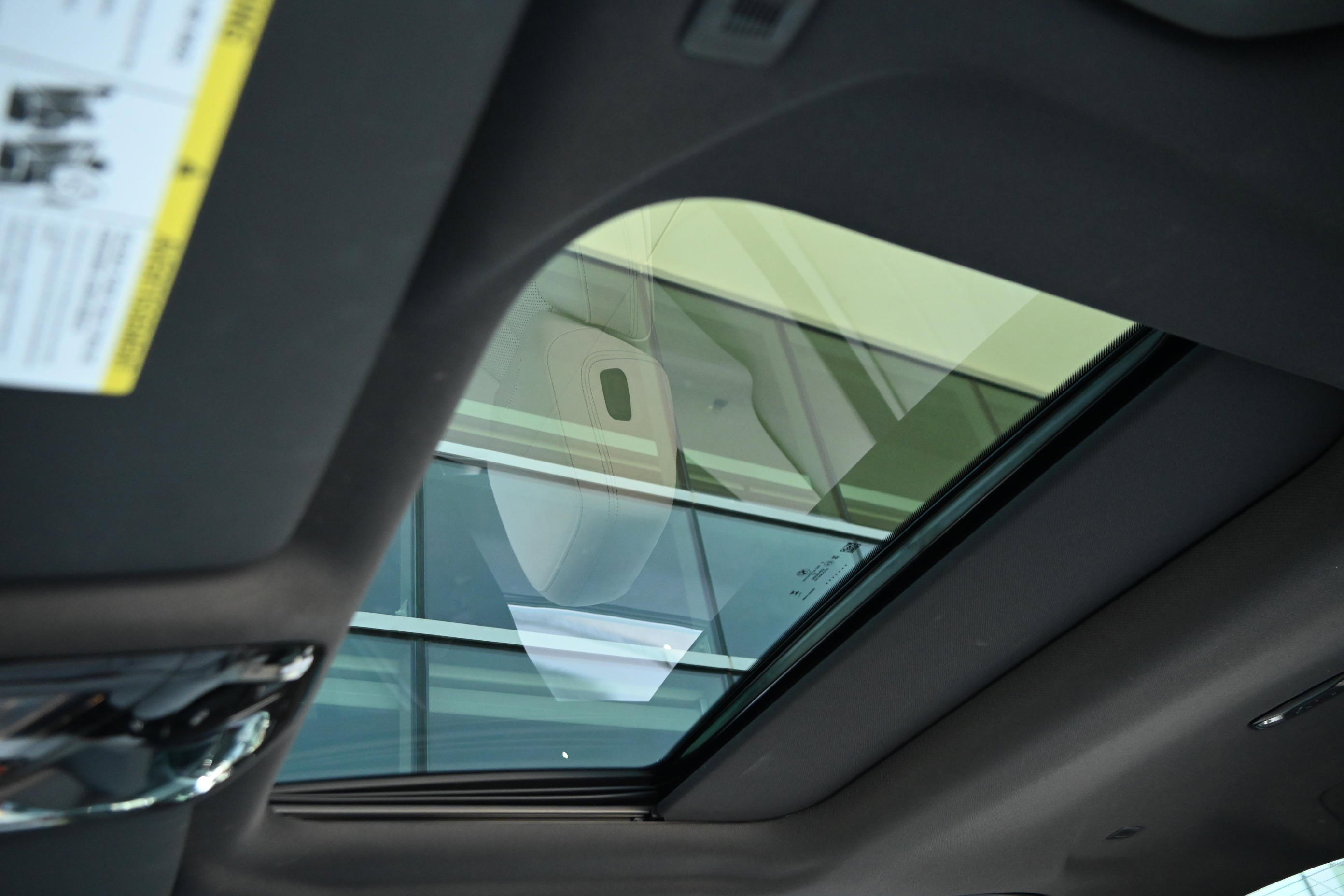 Certified 2024 BMW 530i w/ Convenience Package image 24