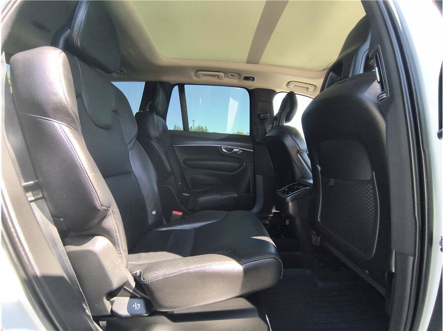Used 2020 Volvo XC90 T6 Momentum w/ Protection Package Premier AWD/4WD image 16