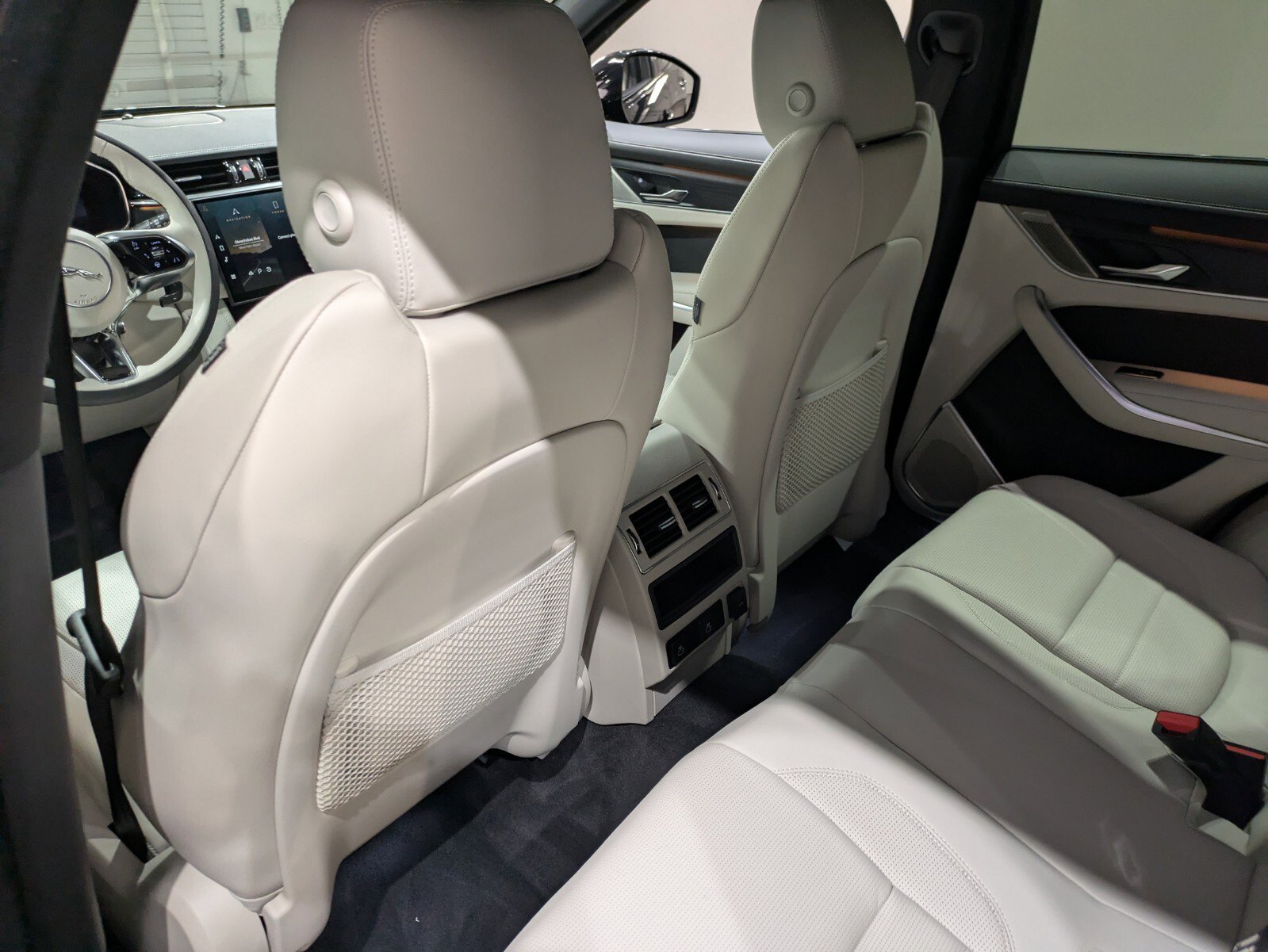 New 2026 Jaguar F-PACE R-Dynamic S image 12