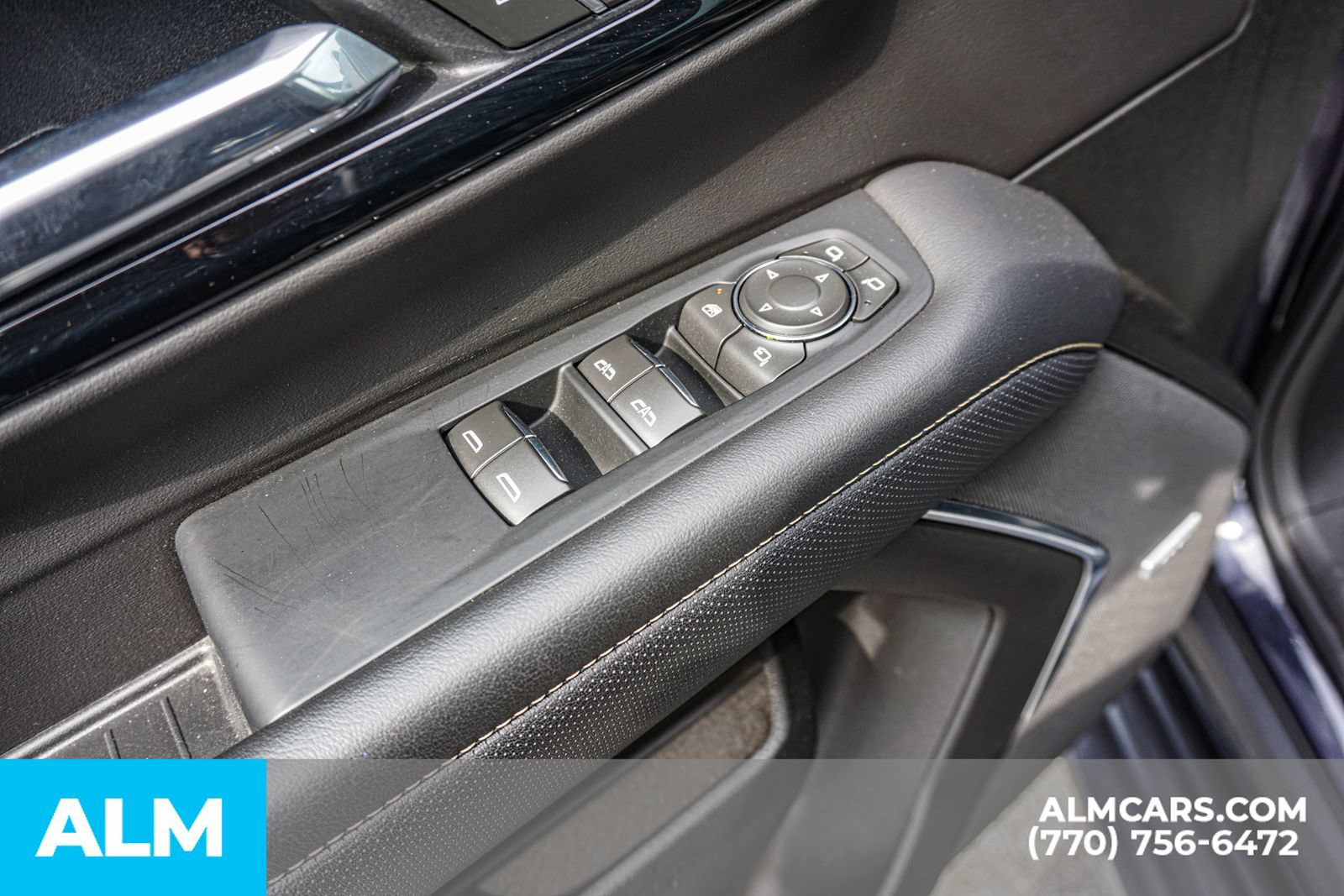Used 2025 Chevrolet Suburban Premier AWD/4WD image 52