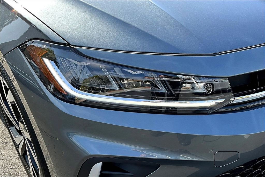 Used 2025 Volkswagen Jetta SEL image 28