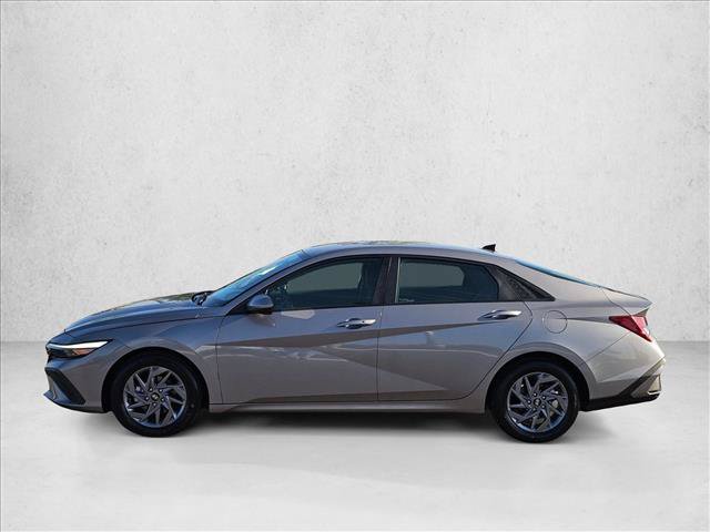 Used 2024 Hyundai Elantra SEL FWD image 9
