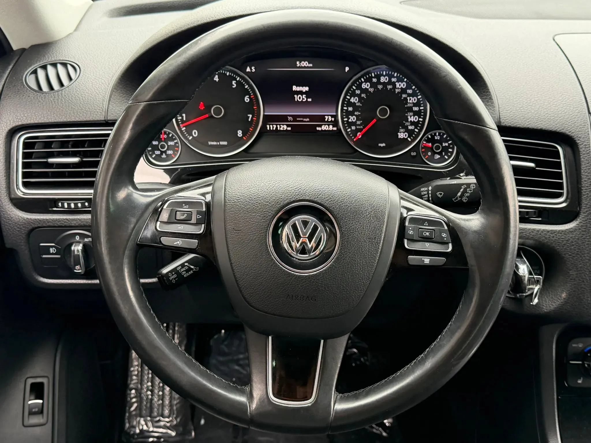 Used 2013 Volkswagen Touareg Sport AWD/4WD image 31