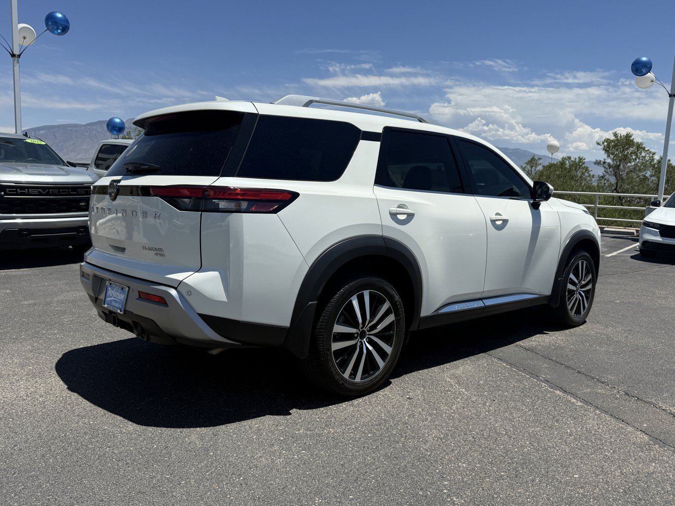 Used 2024 Nissan Pathfinder Platinum AWD/4WD image 5