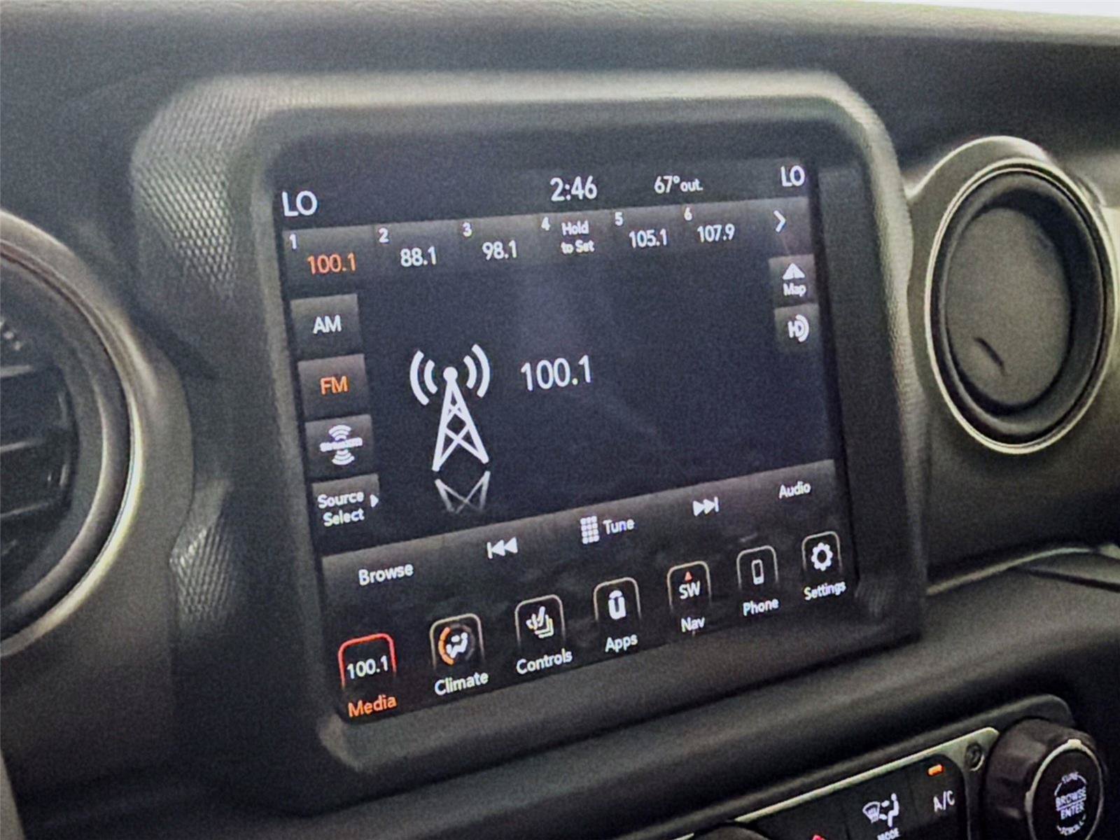 Used 2023 Jeep Gladiator Sport AWD/4WD image 19