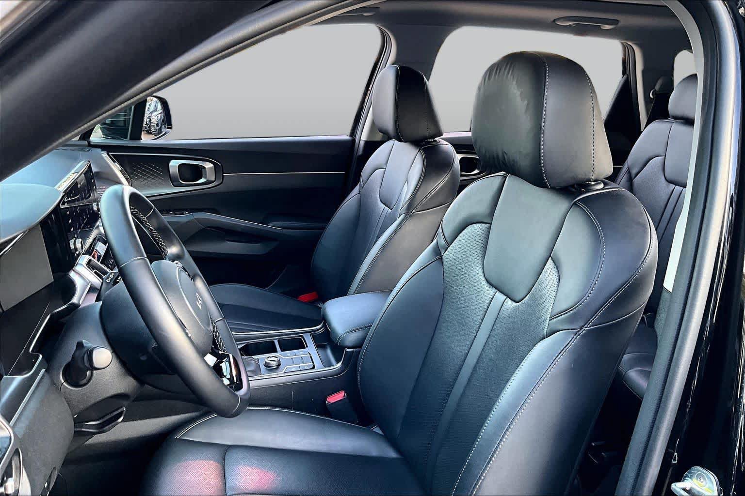Used 2022 Kia Sorento S w/ Panoramic Sunroof Package FWD image 8