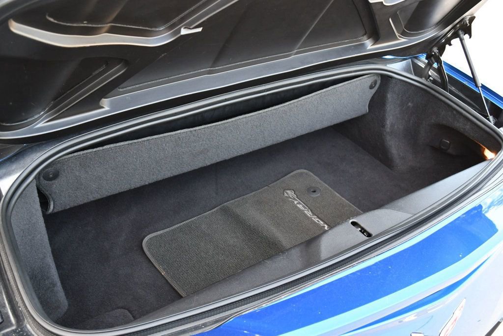 Used 2014 Chevrolet Corvette Convertible w/ 3LT w/ 3LT Preferred Equipment Group RWD image 15