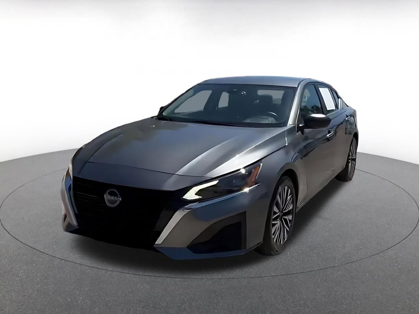 Used 2025 Nissan Altima 2.5 SV FWD image 7